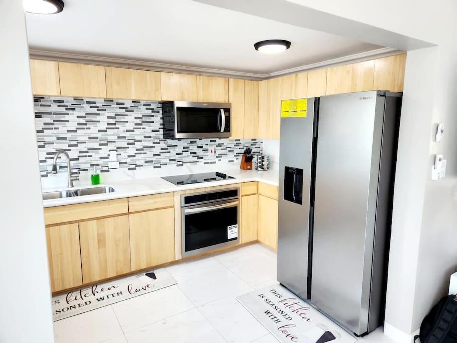 Вилла Brand New Luxurious Townhouse In Негрил Экстерьер фото