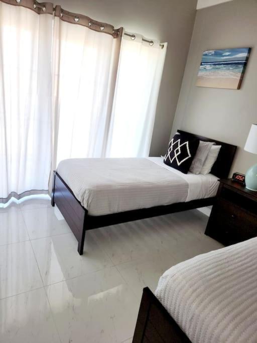 Вилла Brand New Luxurious Townhouse In Негрил Экстерьер фото
