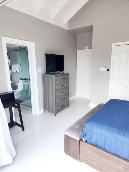 Вилла Brand New Luxurious Townhouse In Негрил Экстерьер фото